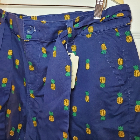St John's Bay Shorts Blue Pineapple Design Size 10 NWT - Picture 3 of 7